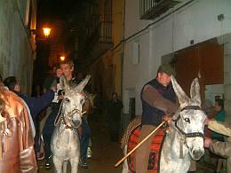 Cinctorres celebra Sant Antoni con su tradicional arrastre de las encinas