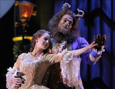 Teatre musical "Bella i Bèstia són"